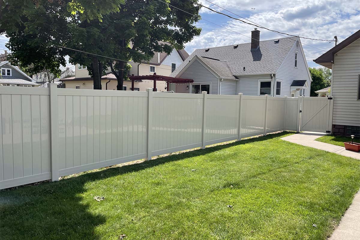 Vinyl Fencing Projects 13